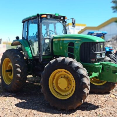 Trator John Deere 6180J 2012